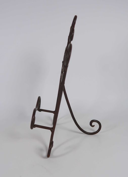 Suporte de pratos em ferro forjado