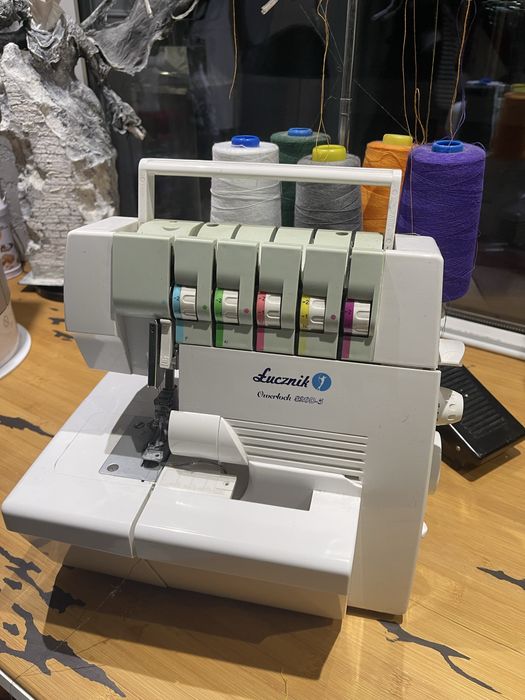 Overlok Łucznik 5 -nitkowy