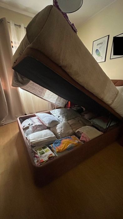Cama de Casal Estofada com Arrumação – Estrutura Elevatória