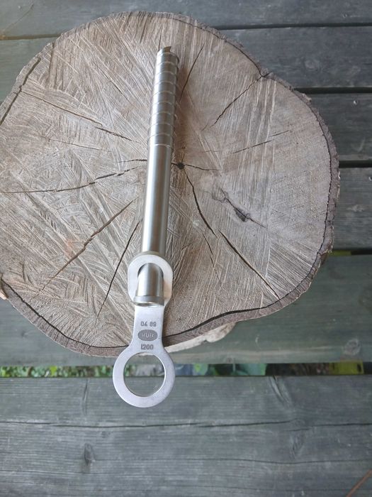 Śruba do lodu tytanowa Irbis