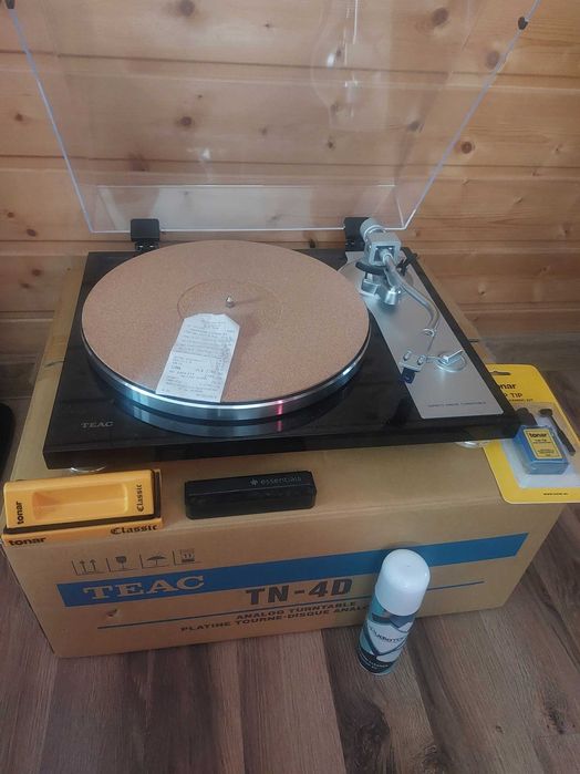 Gramofon TEAC TN 4D