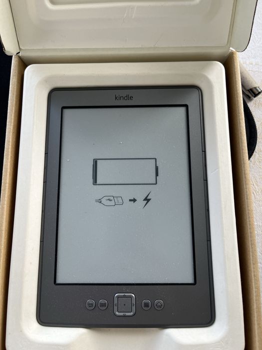 Kindle 4 NOVO (sem touchscreen]
