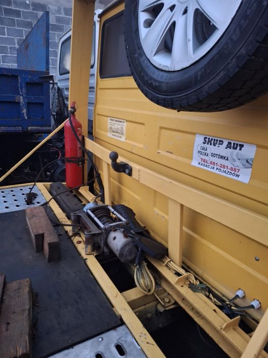 Auto laweta iveco daily najazd autolaweta wciągarka
