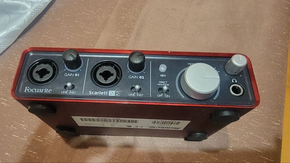 focusrite scarlett 2i2