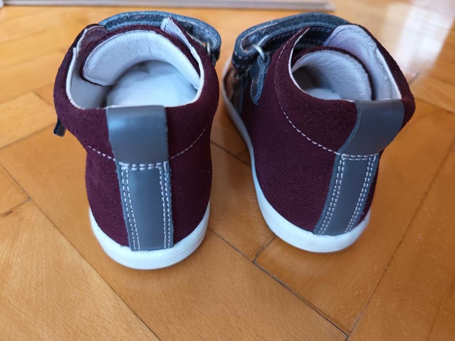 Buty/ Obuwie profilaktyczne Bartek rozm.24, kolor bordo