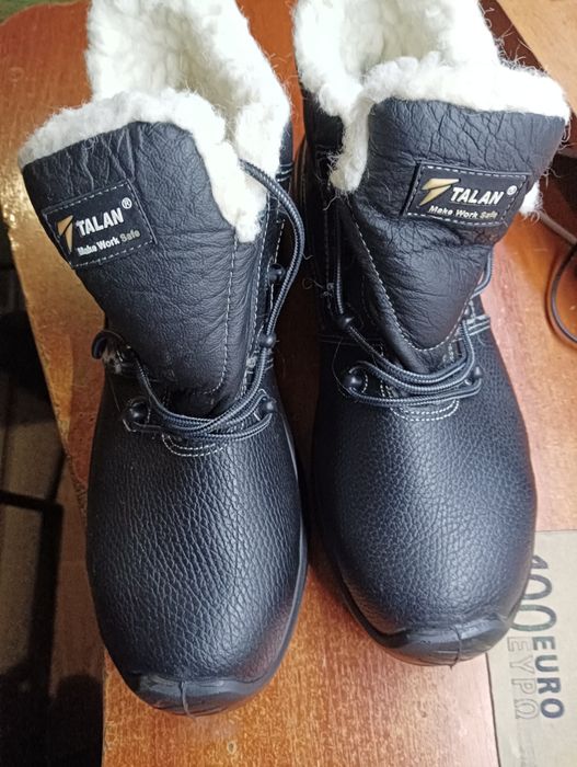 Продам ботинки рабочие зимние.