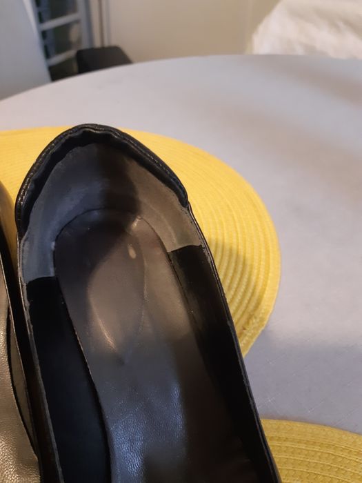 Buty czółenka skórzane. Firma D'Crispin. 41 Firma