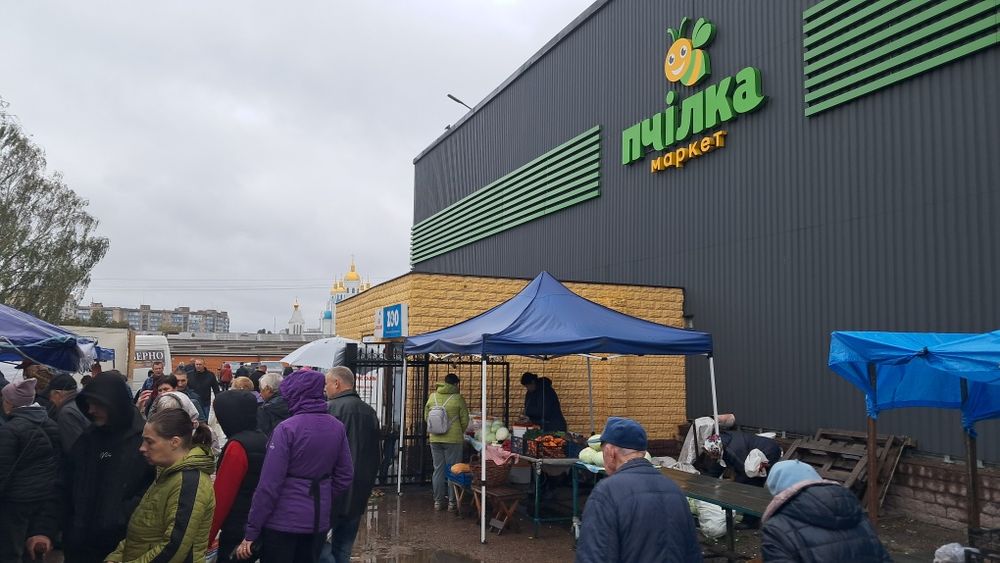 Оренда  приміщення 270м2 (100грн/м2) на Ринку "НИВА" ( ел.17КВТ)