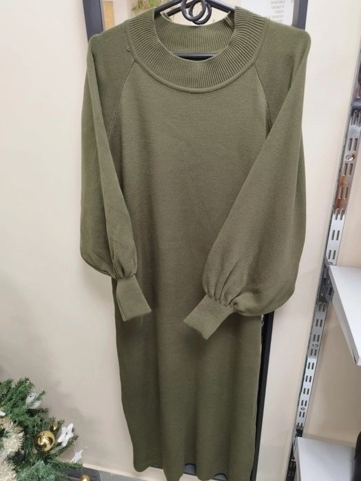NOWA sukienka dzianinowa z rękawem w dzwonek
