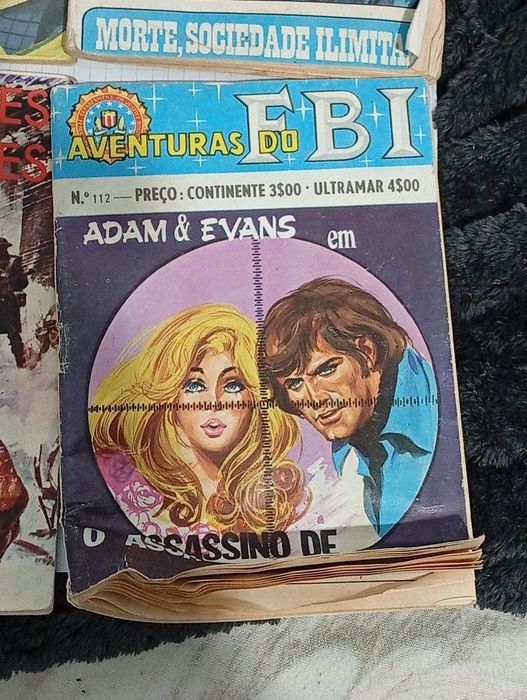 Quatro pequenos livros policiais