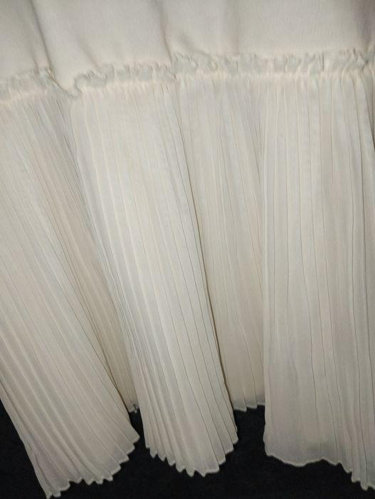 Дуже миле плаття 128  George.