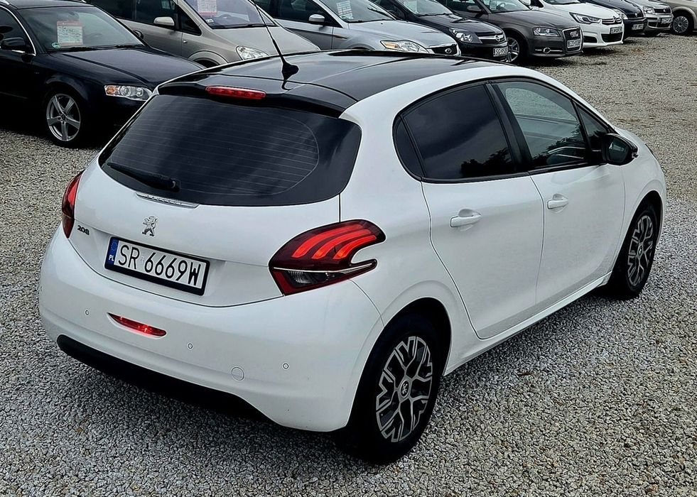 Peugeot 208 Niski przebieg! 1.6HDI! Tablet! Śliczny stan! Zamiana też! Dostawa!