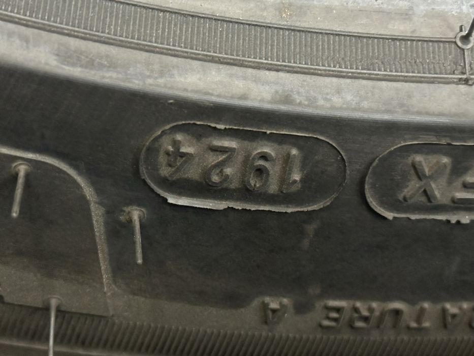 Sprzdam opony MICHELIN PILOT SPORT 4  zp 255/40/19, bierznik caly.