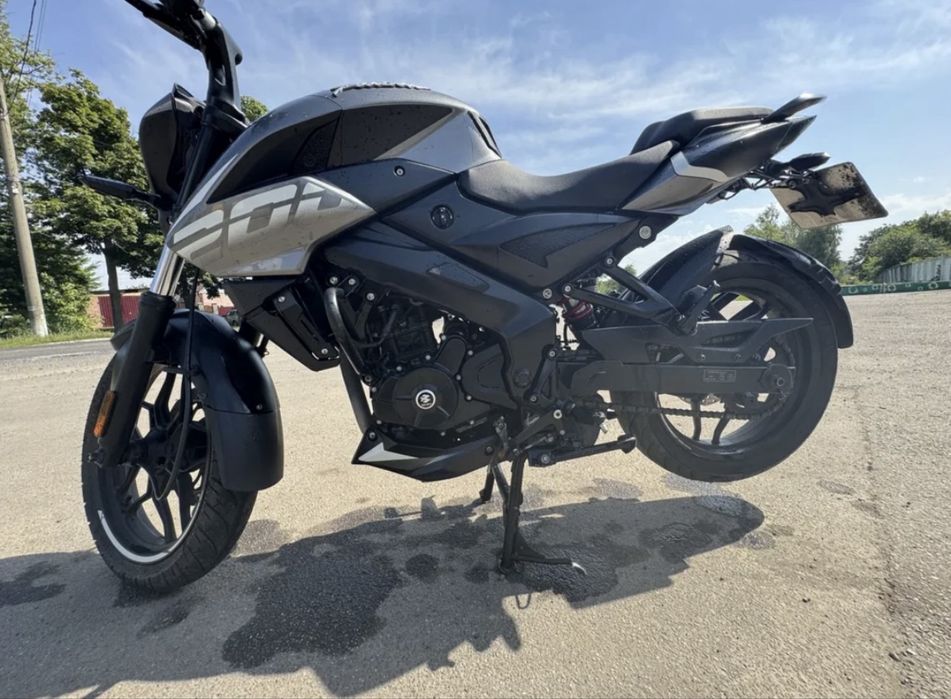 Bajaj pulsar ns200!!!