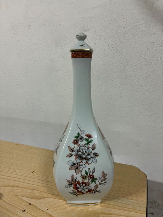 Duas Garrafas Licoreira em Porcelana Vista Alegre Magnólia