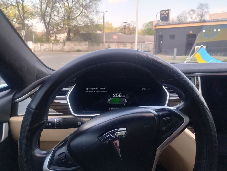 Tesla Model S 2016