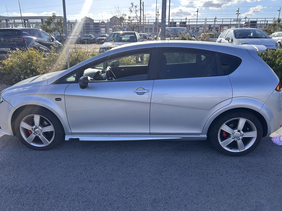 SEAT LEON 2.0 TDI Sport up ( aceito trocas por algo do meu agrado )