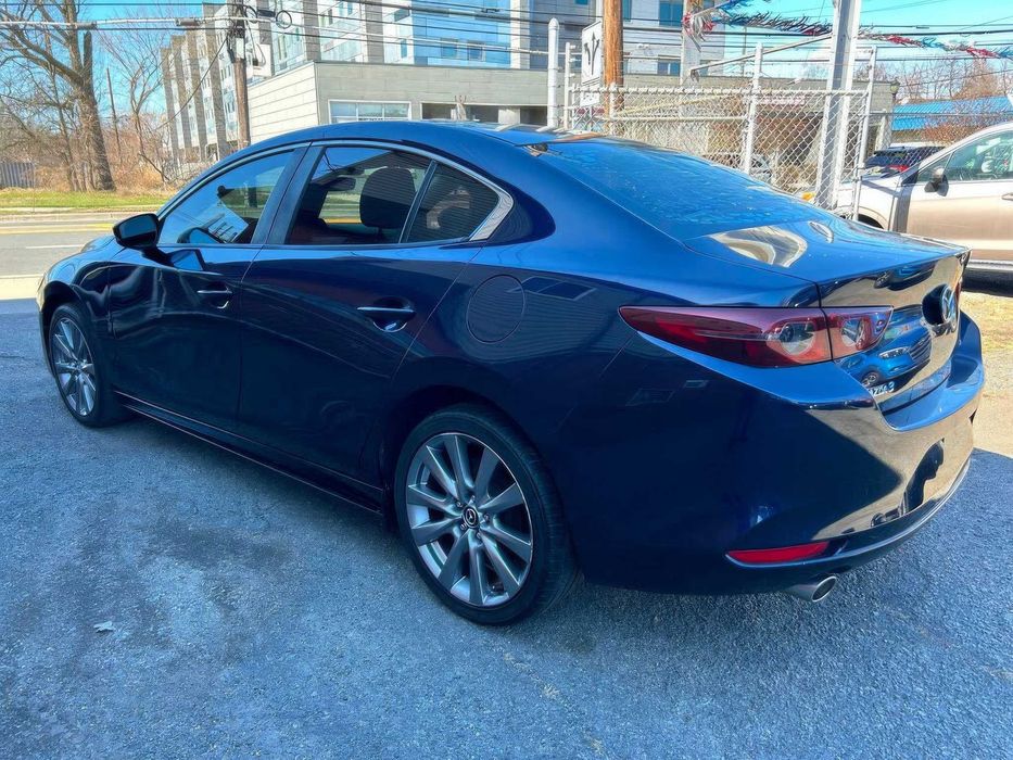 Mazda 3      2019