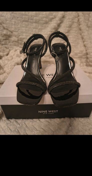 Brokatowe błyszczące szpilki