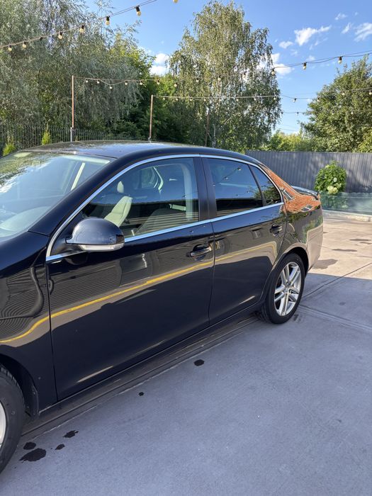 Volkswagen Jetta V