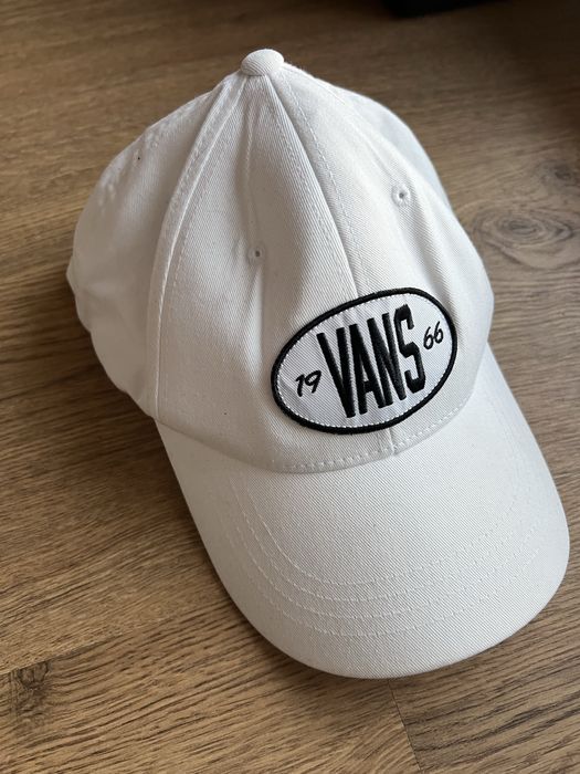 Biała czapka z daszkiem Vans
