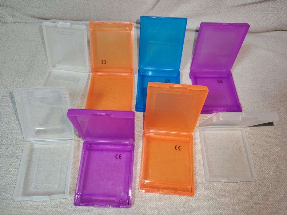 8 Caixas Plásticas para Jogos do Game Boy
