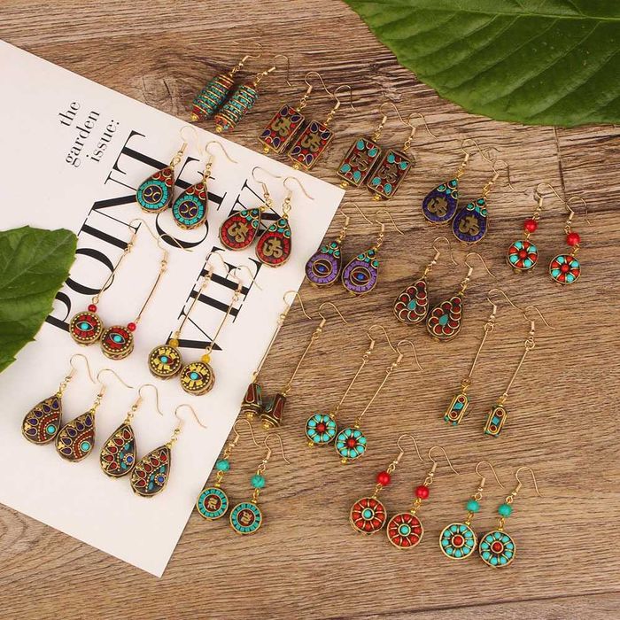 Brincos em liquidação a preço de custo/Earrings