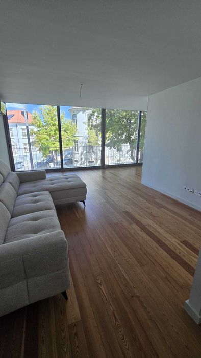 Apartamento T2 de luxo ao pé das Escadas Monumentais