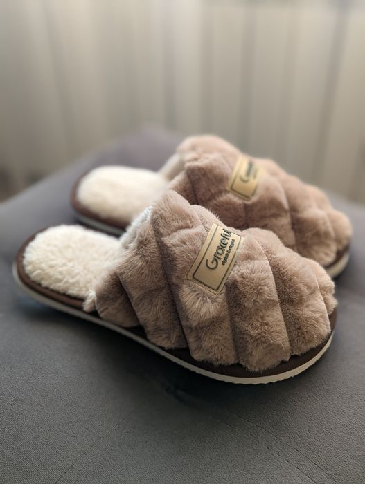 Домашні тапочки закриті