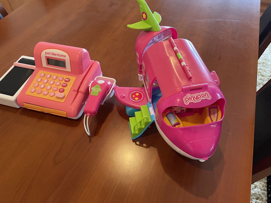 Conjunto de brinquedos.