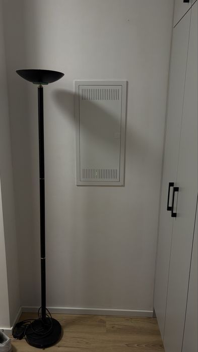 Lampa stojaca do salonu