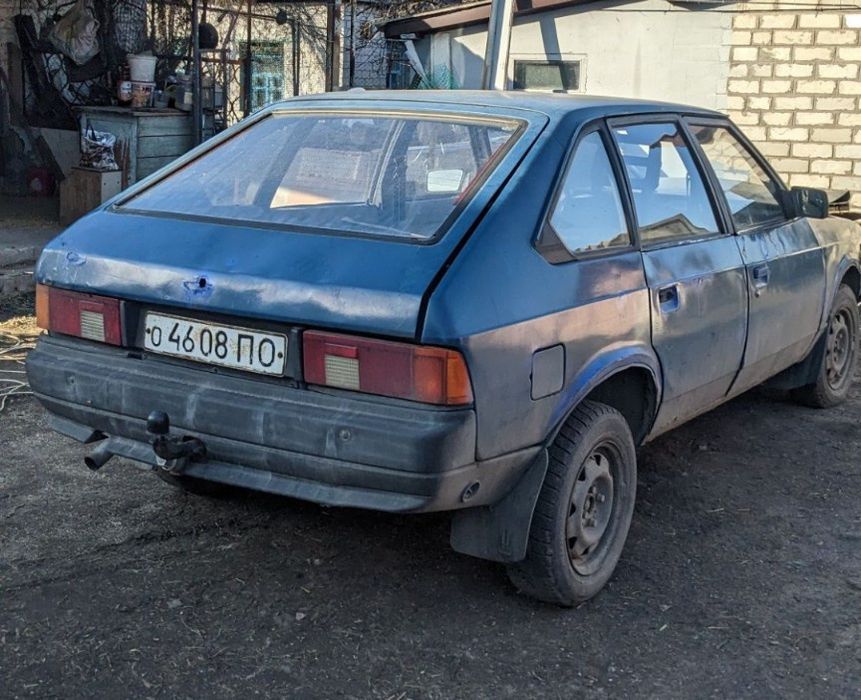 Москвич 2141 після ДТП по запчастинах або цілком.