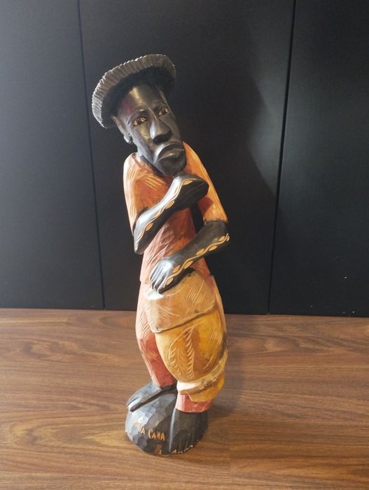 Estatueta Madeira