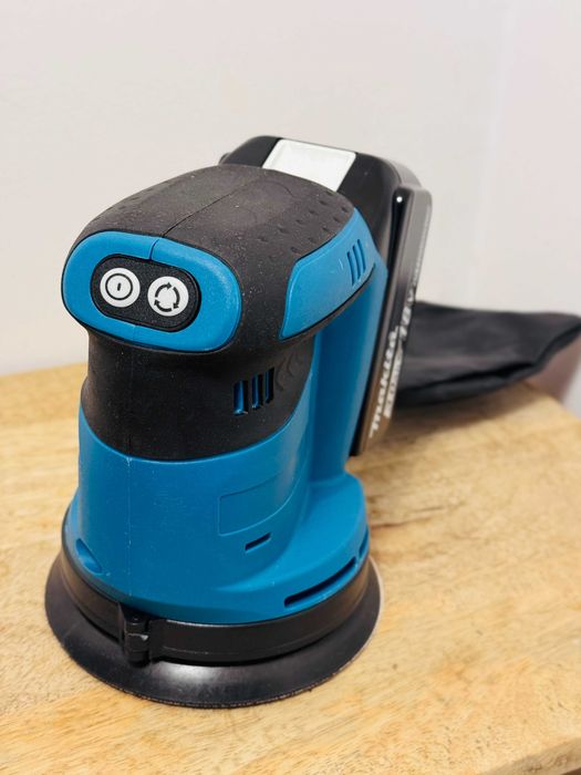 Szlifierka oscylacyjna z bateriami i ładowarką OKAZJA gotowa do użucia