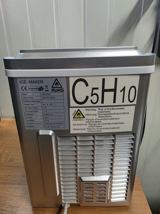 Kostkarka do lodu Fooing HZB-12B-S 120 W srebrna