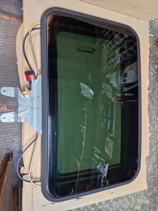 Szyberdach Uniwersalny Elektryczny 87x54cm Bus Camper Zabudowa
