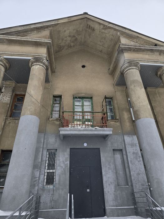 Продам 2х комнатную гостинку  на Салтовке