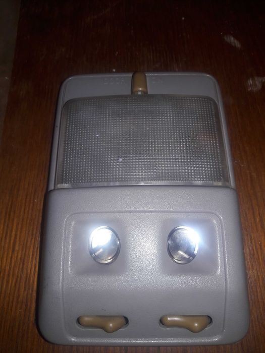 Плафон освещения салона