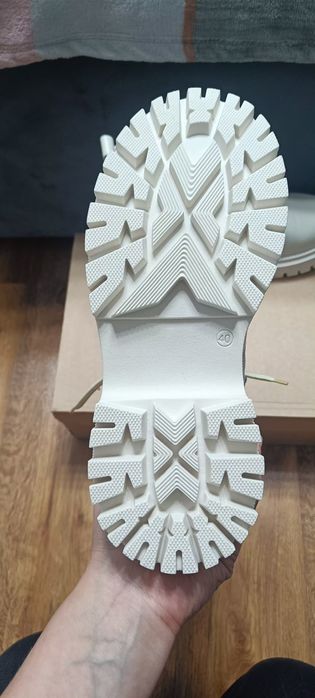 Ботинки  шкіряні 40р