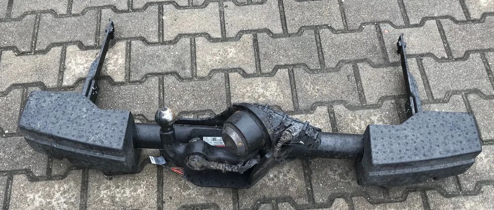 Audi Q5 80A hak holowniczy oryginał absorbery
