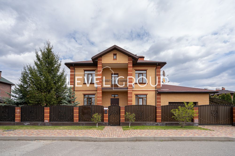 Зниження ціни.Київ. Продажа дома в КГ «Деснянський» 419 м². Без комісії. • Троещина •Левый берег •С Гаражом •С подвалом/цоколем