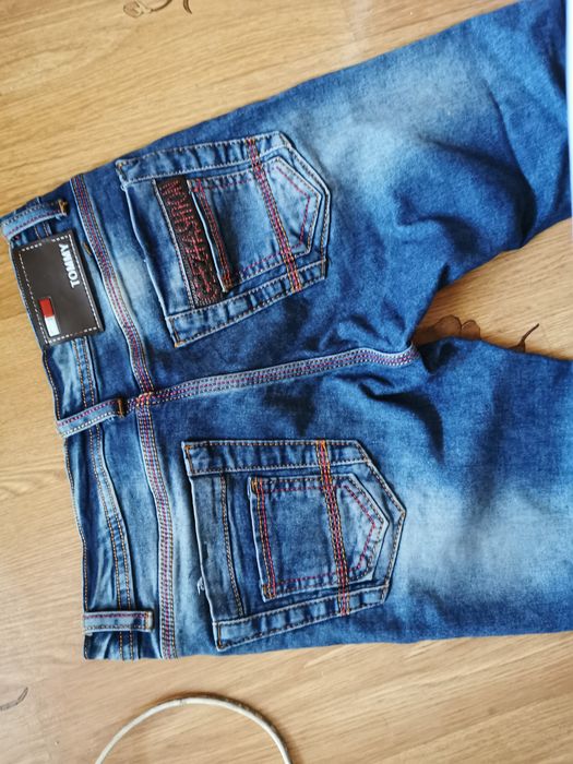 Джинсы на модника