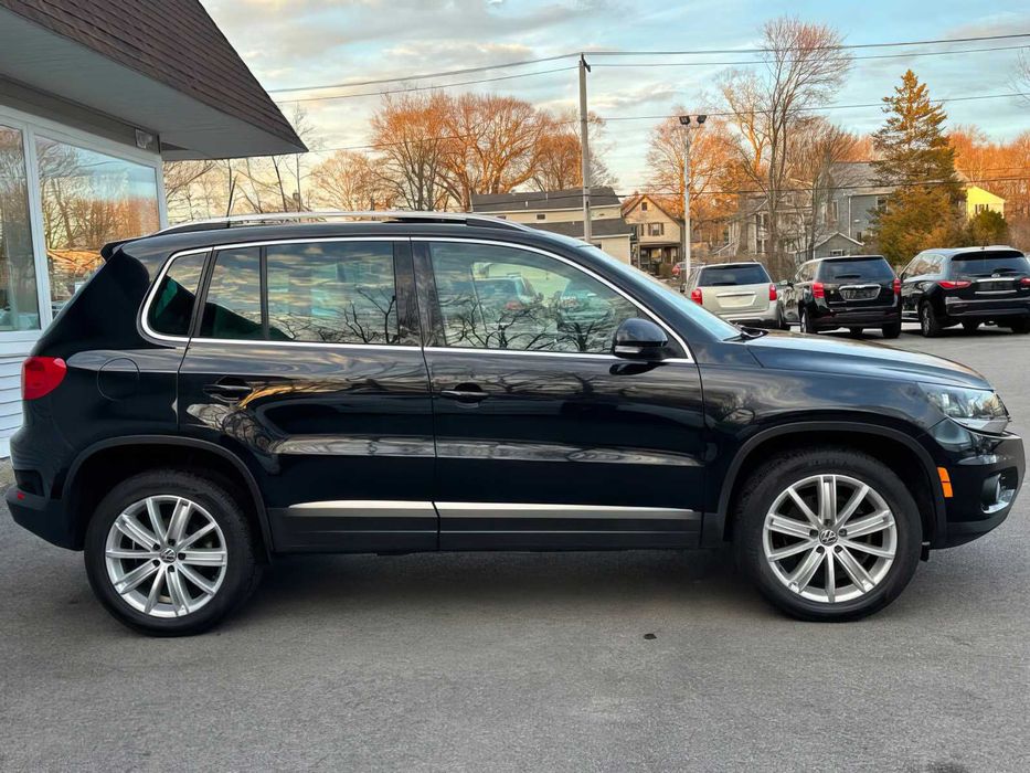 Volkswagen Tiguan SE 4Motion      2013