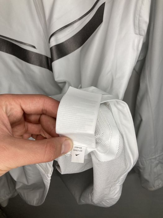 Водонепроникна куртка-вітровка nike