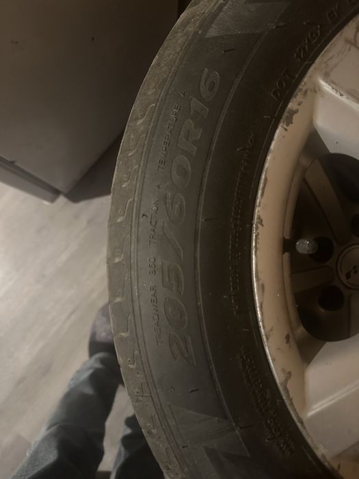 Колеса R16 205/60 Laufenn літо, диски 5x100