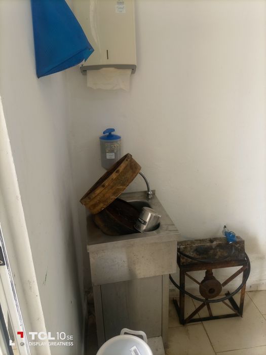 Vende-se Material de Apicultura Diverso