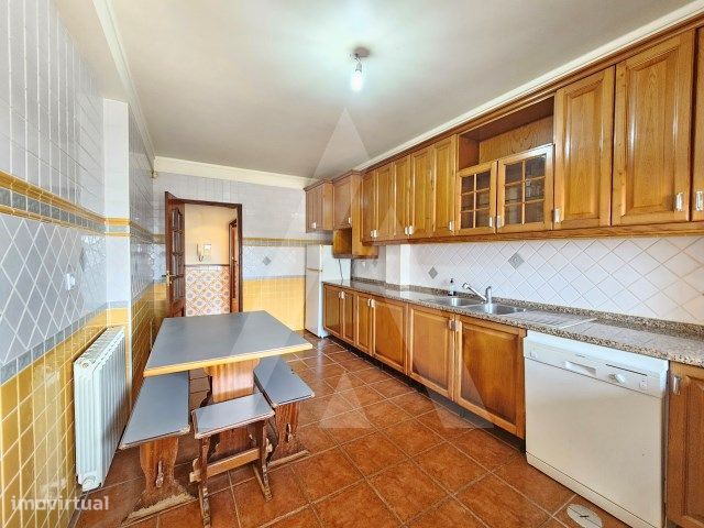 Apartamento T3 Duplex a 5 minutos do C. C. Glicínias — São Bernardo, Aveiro