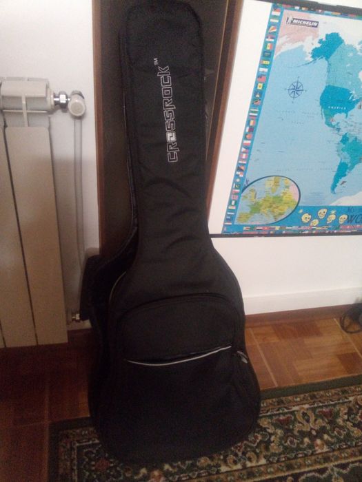 Guitarra clássica preta