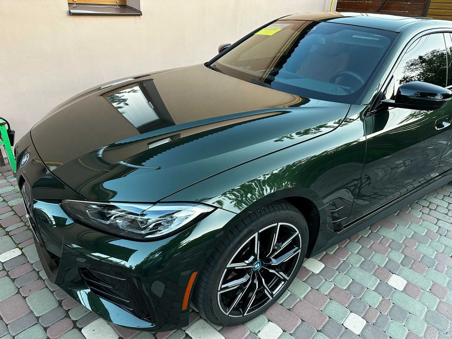 продам машину BMW I4