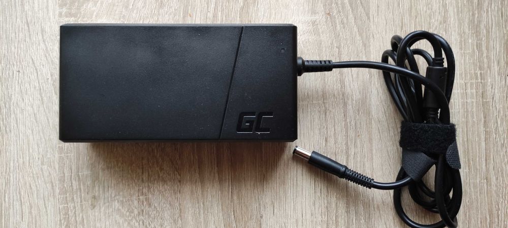 Zasilacz Green Cell PRO model AD106P AC:19.5V/12.3A DC:7.4*5.0mm(dell)